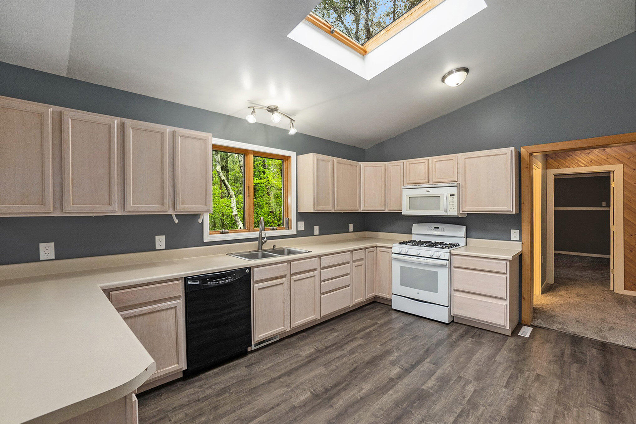 White Cloud, Michigan, 49349, United States, 5 Bedrooms Bedrooms, ,4 BathroomsBathrooms,Residential,For Sale,1807044