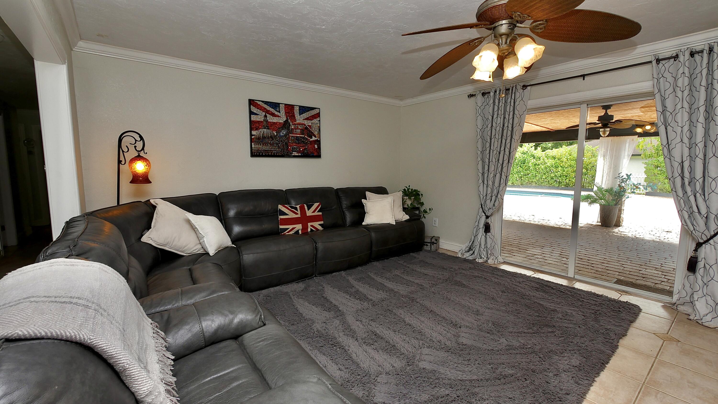 Davie, Florida, 33328, United States, 7 Bedrooms Bedrooms, ,5 BathroomsBathrooms,Residential,For Sale,2039860