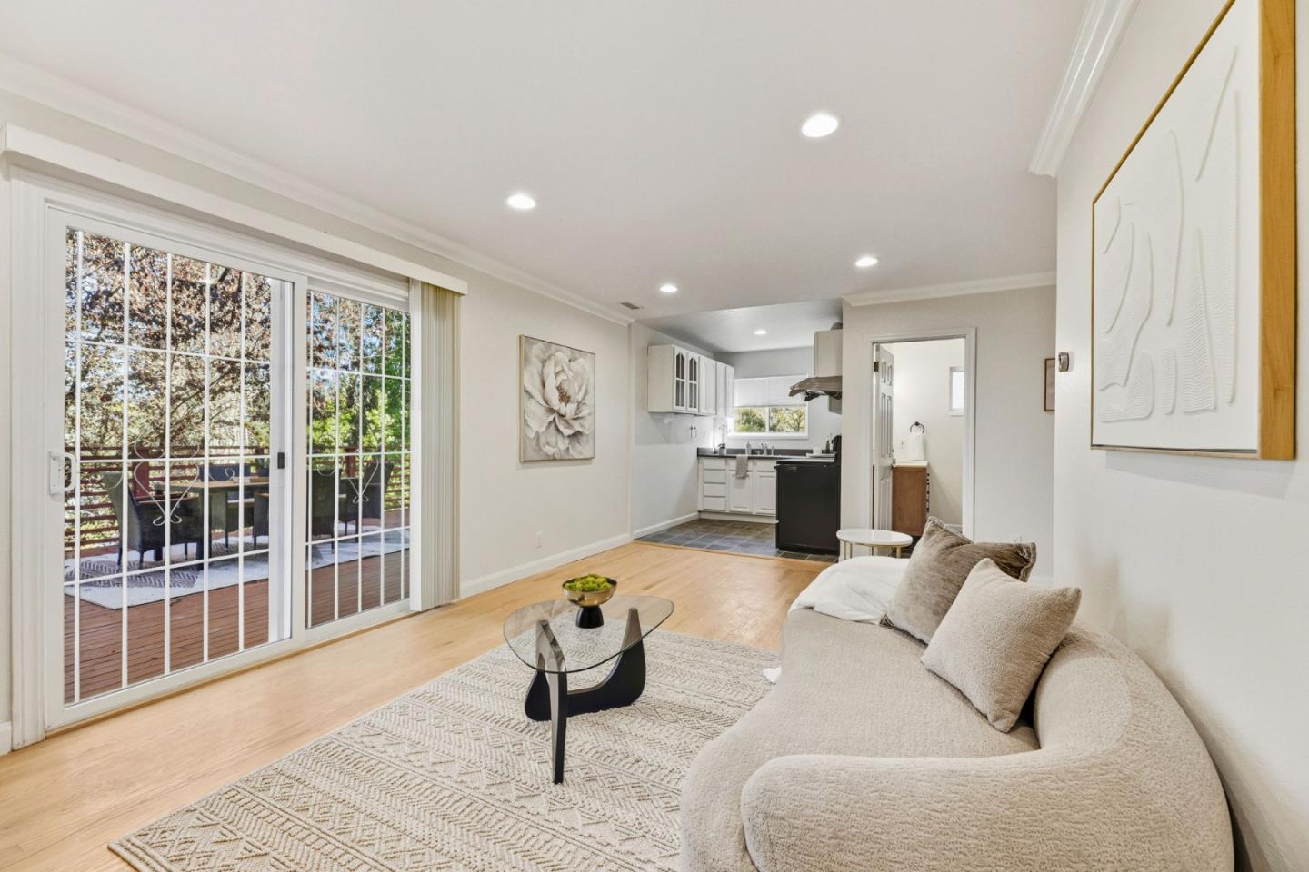 Oakland, California, 94610, United States, 4 Bedrooms Bedrooms, ,4 BathroomsBathrooms,Residential,For Sale,1987505