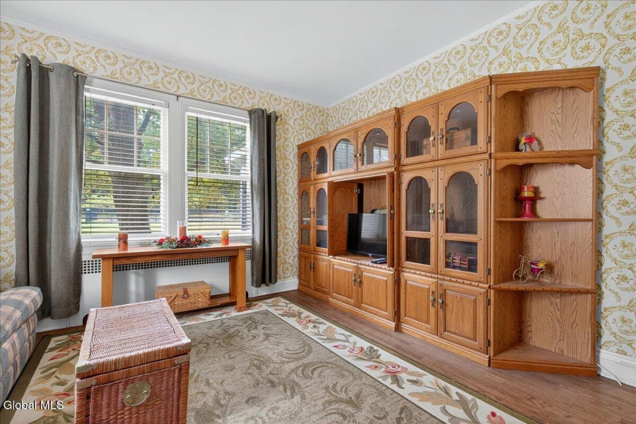 Schenectady, New York, 12309, United States, 5 Bedrooms Bedrooms, ,4 BathroomsBathrooms,Residential,For Sale,1938536