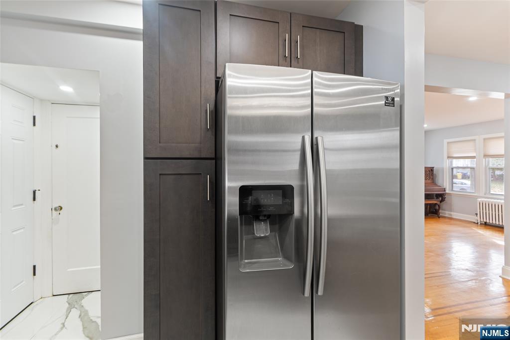 Teaneck, New Jersey, 07666, United States, 3 Bedrooms Bedrooms, ,2 BathroomsBathrooms,Residential,For Sale,1987513