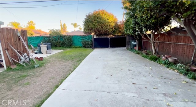 Montclair, California, 91763, United States, 4 Bedrooms Bedrooms, ,2 BathroomsBathrooms,Residential,For Sale,2006299