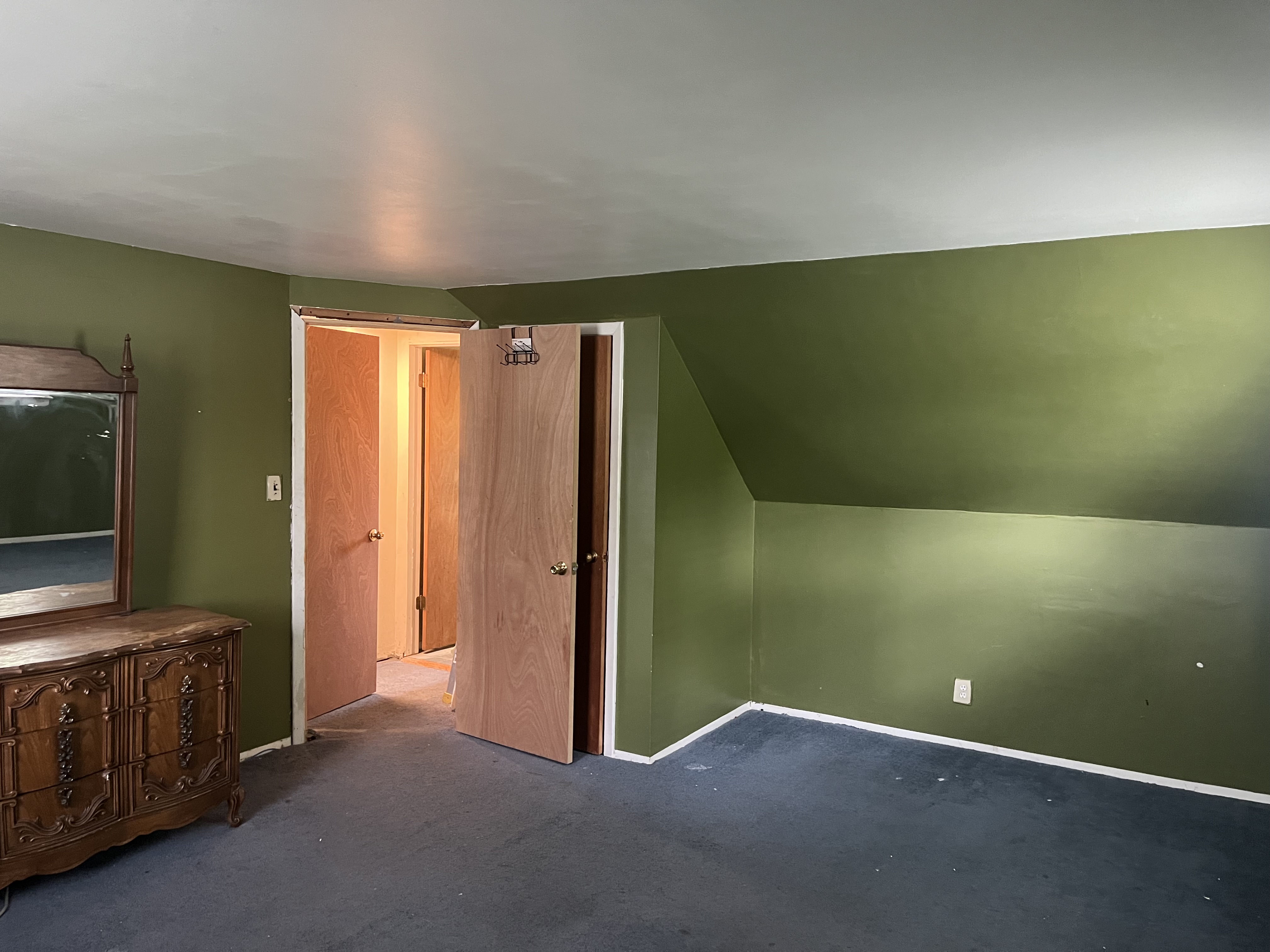 Centereach, New York, 11720, United States, 4 Bedrooms Bedrooms, ,2 BathroomsBathrooms,Residential,For Sale,1840197