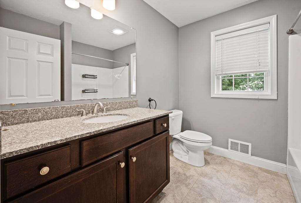 Brockton, Massachusetts, 02302, United States, 3 Bedrooms Bedrooms, ,3 BathroomsBathrooms,Residential,For Sale,1918560