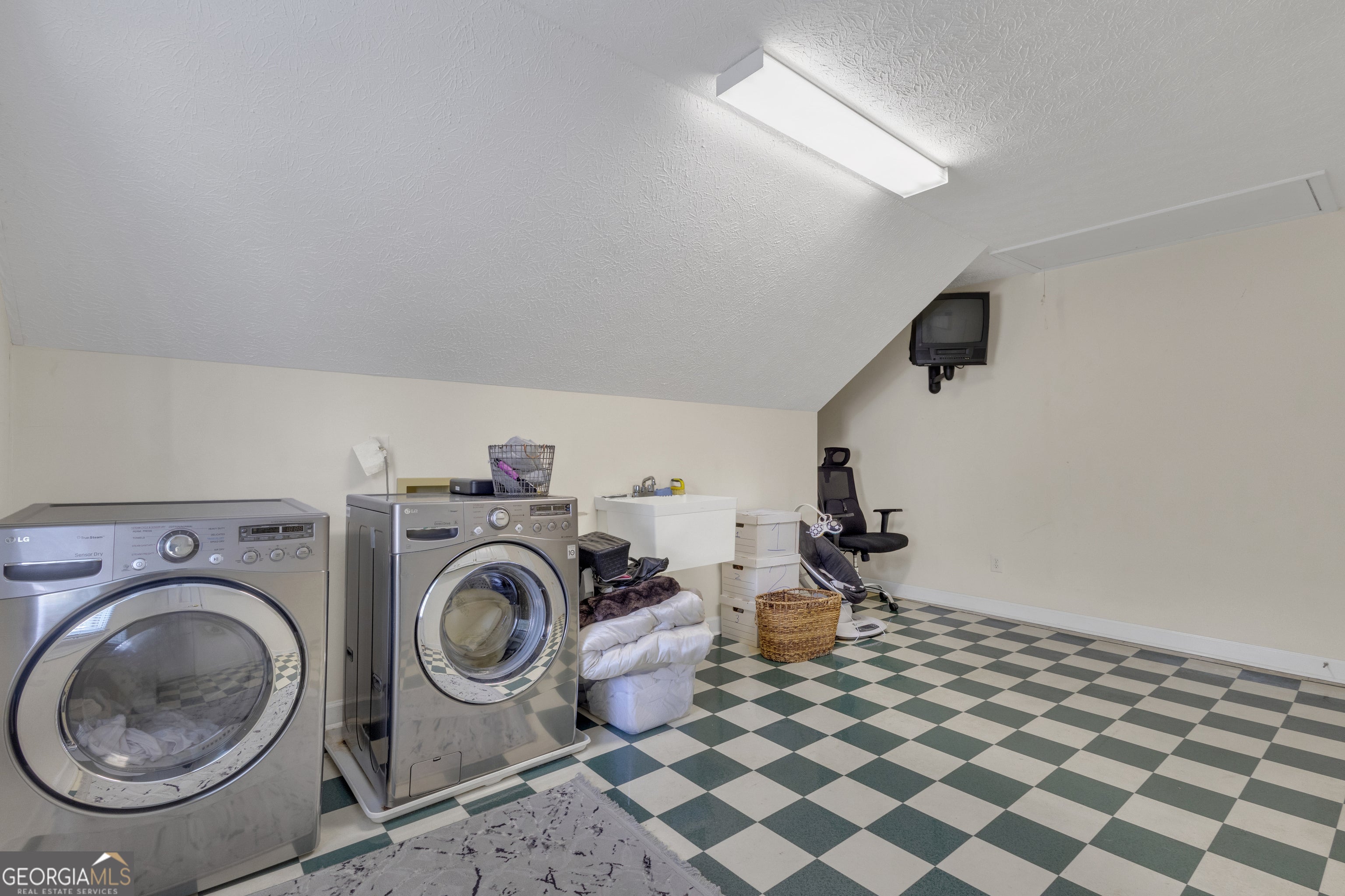 Newnan, Georgia, 30265, United States, 4 Bedrooms Bedrooms, ,4 BathroomsBathrooms,Residential,For Sale,1993914