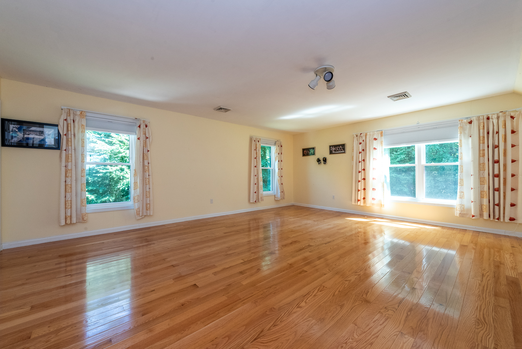  Classic Colonial Nestled on 3 Private Acres in Autumn Ridge - 物件實景