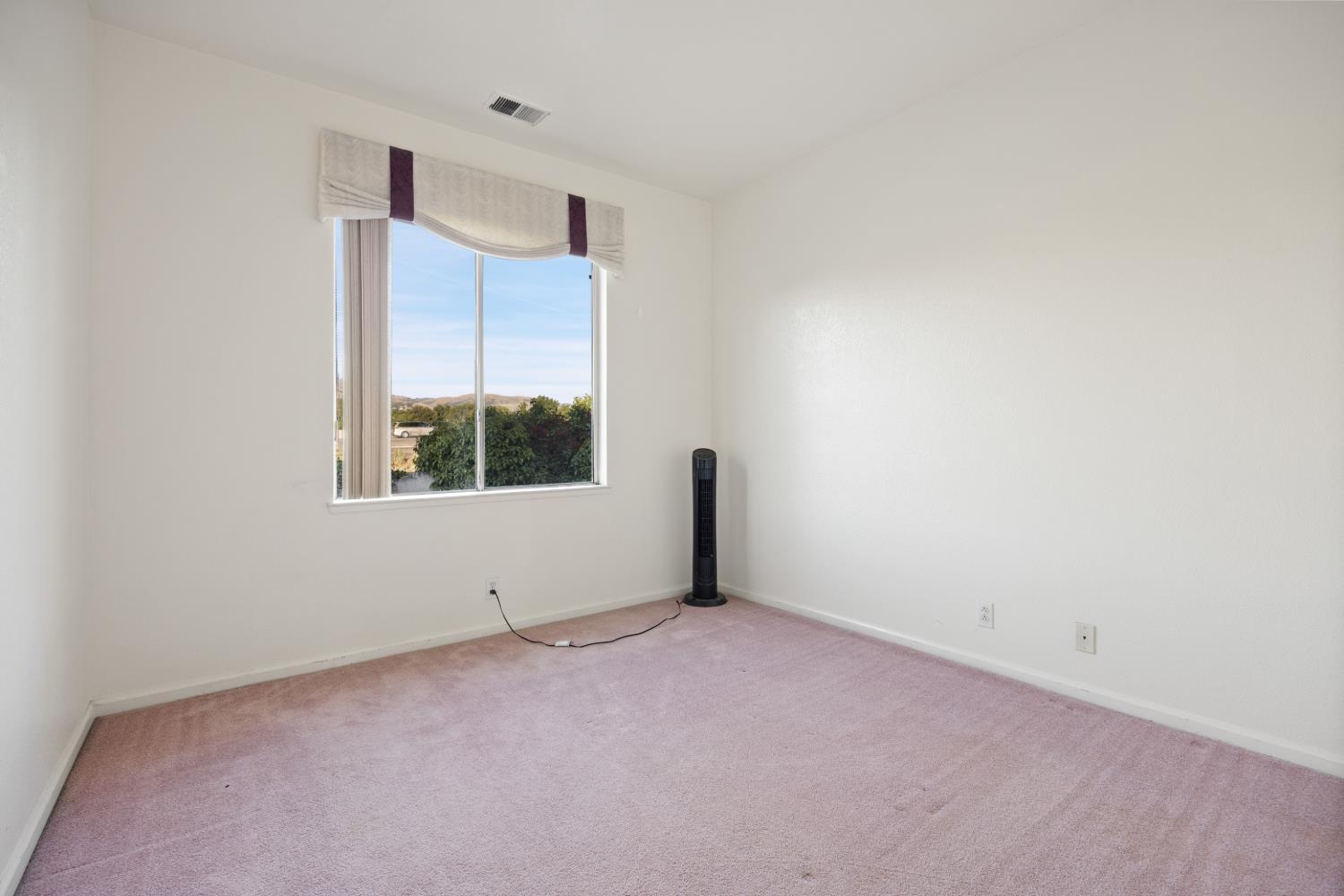 San Jose, California, 95132, United States, 5 Bedrooms Bedrooms, ,3 BathroomsBathrooms,Residential,For Sale,2048676