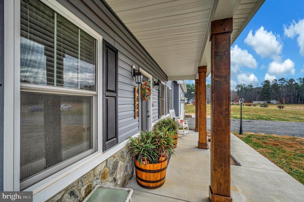 Bealeton, Virginia, 22712, United States, 4 Bedrooms Bedrooms, ,3 BathroomsBathrooms,Residential,For Sale,2002871