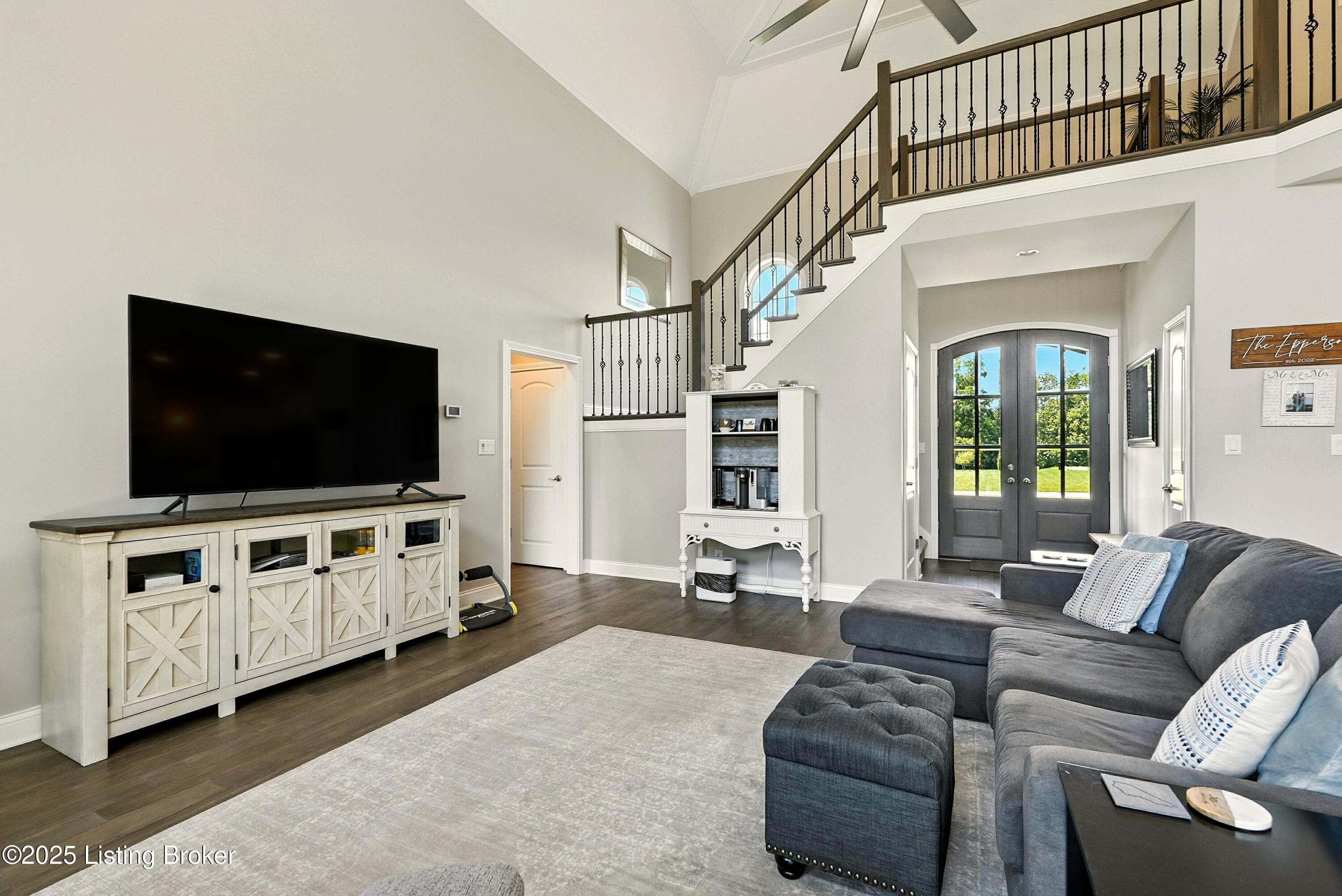 Crestwood, Kentucky, 40014, United States, 5 Bedrooms Bedrooms, ,4 BathroomsBathrooms,Residential,For Sale,1903606