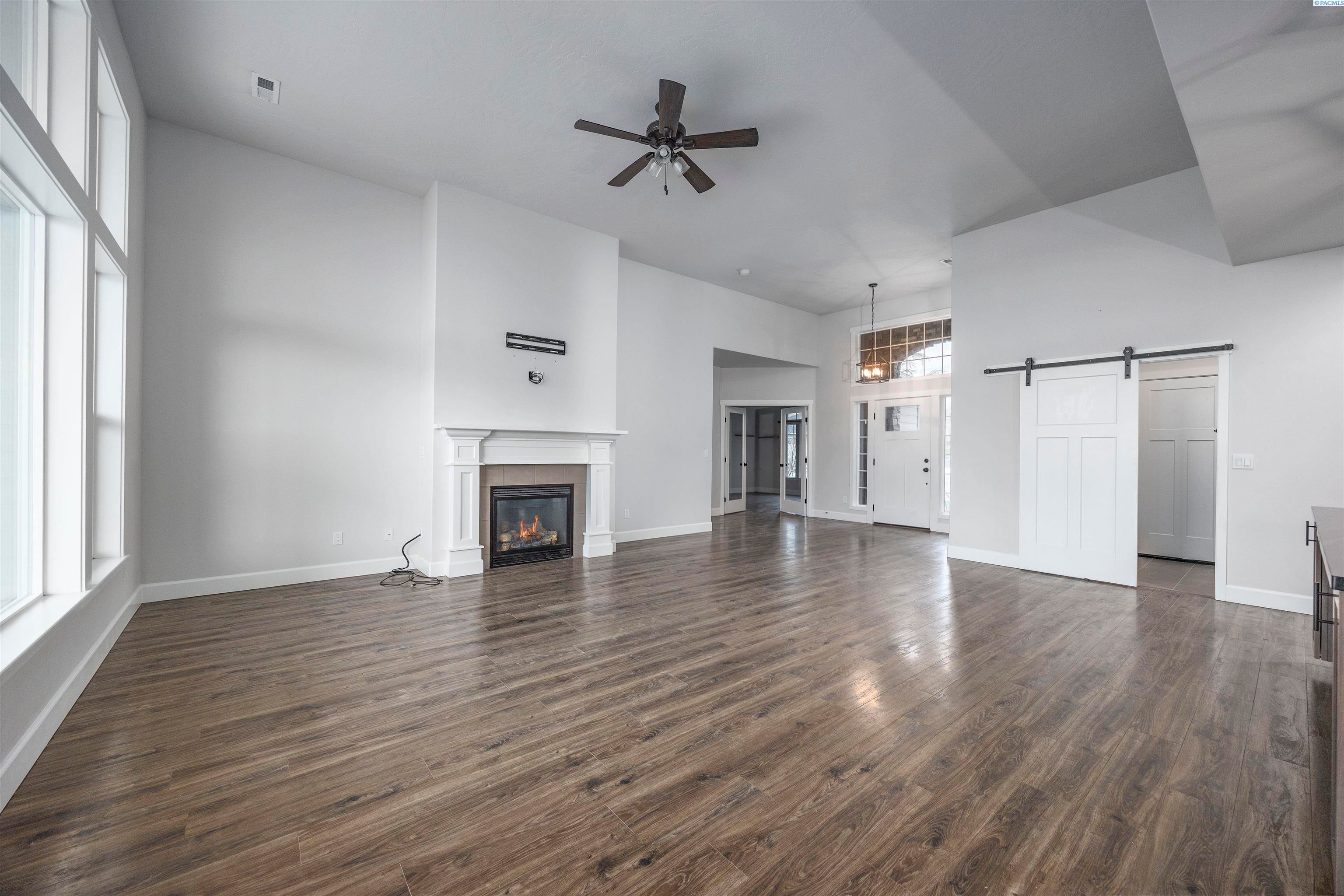 Kennewick, Washington, 99337, United States, 3 Bedrooms Bedrooms, ,1 BathroomBathrooms,Residential,For Sale,2012614