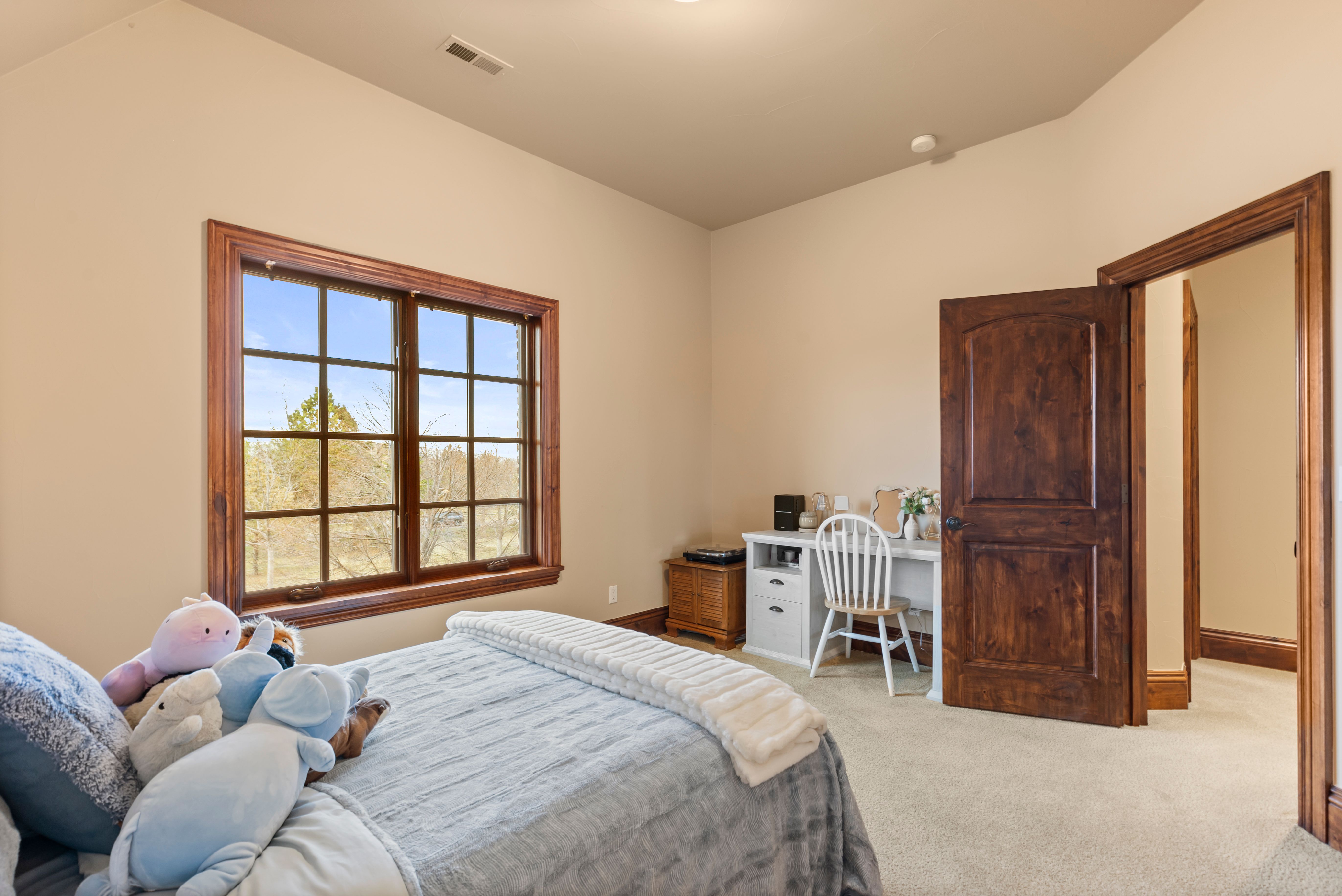  LUXURY LIVING IN LOWRY TIMELESS ENGLISH TUDOR EXPANSIVE LOT ON 6TH AVENUE PKWY - 物件實景