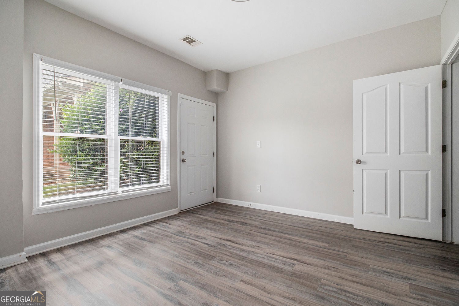 Johns Creek, Georgia, 30005, United States, 7 Bedrooms Bedrooms, ,5 BathroomsBathrooms,Residential,For Sale,1951994