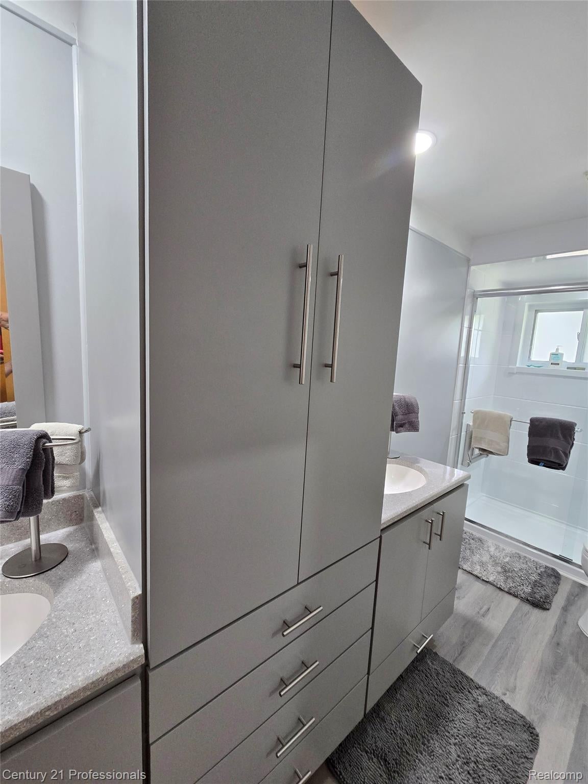 RochesterHills, Michigan, 48309, United States, 3 Bedrooms Bedrooms, ,3 BathroomsBathrooms,Residential,For Sale,1973960