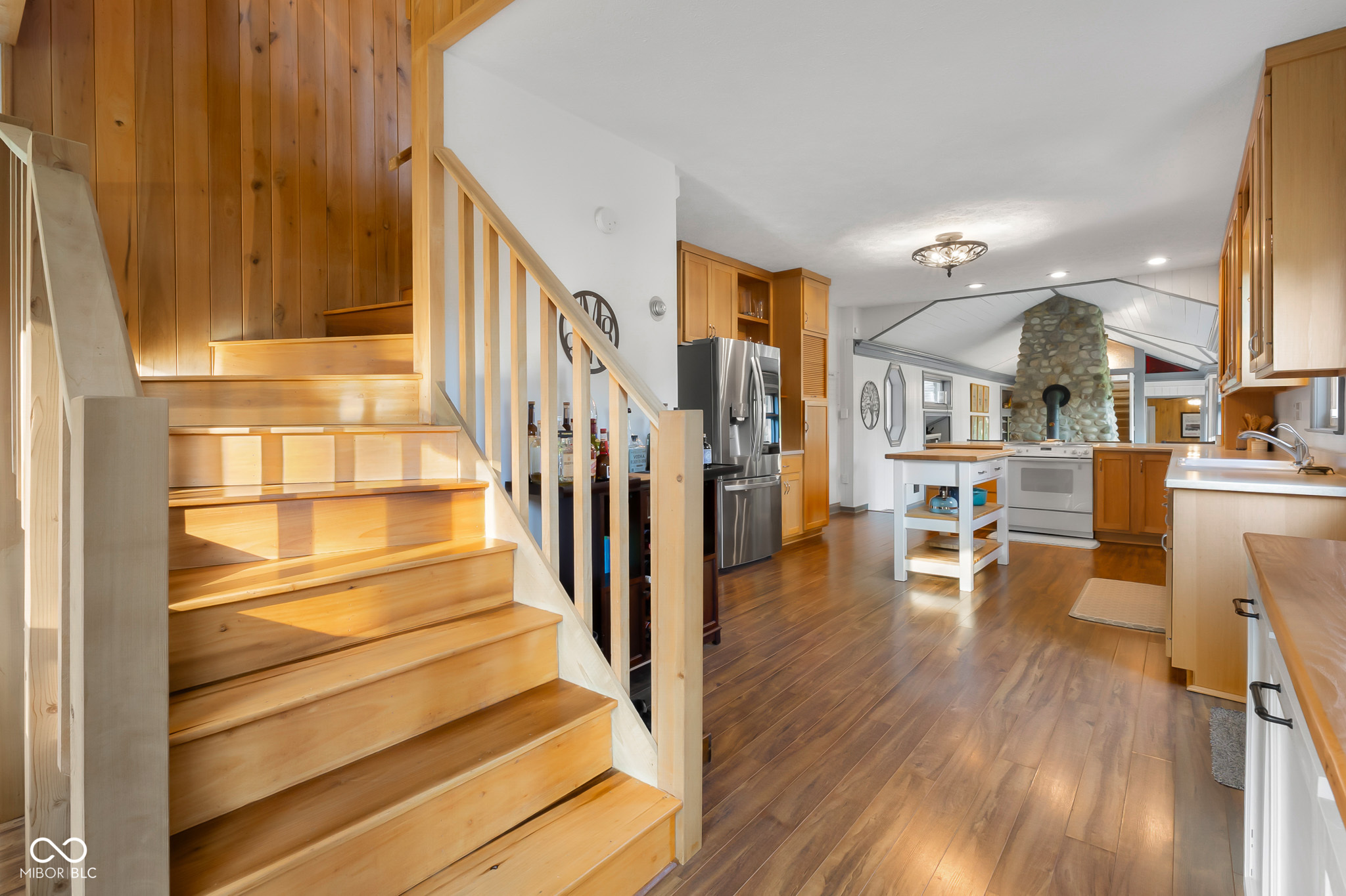 Columbus, Indiana, 47201, United States, 3 Bedrooms Bedrooms, ,3 BathroomsBathrooms,Residential,For Sale,1888305