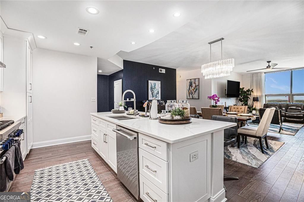 Atlanta, Georgia, 30363, United States, 3 Bedrooms Bedrooms, ,3 BathroomsBathrooms,Residential,For Sale,2035500