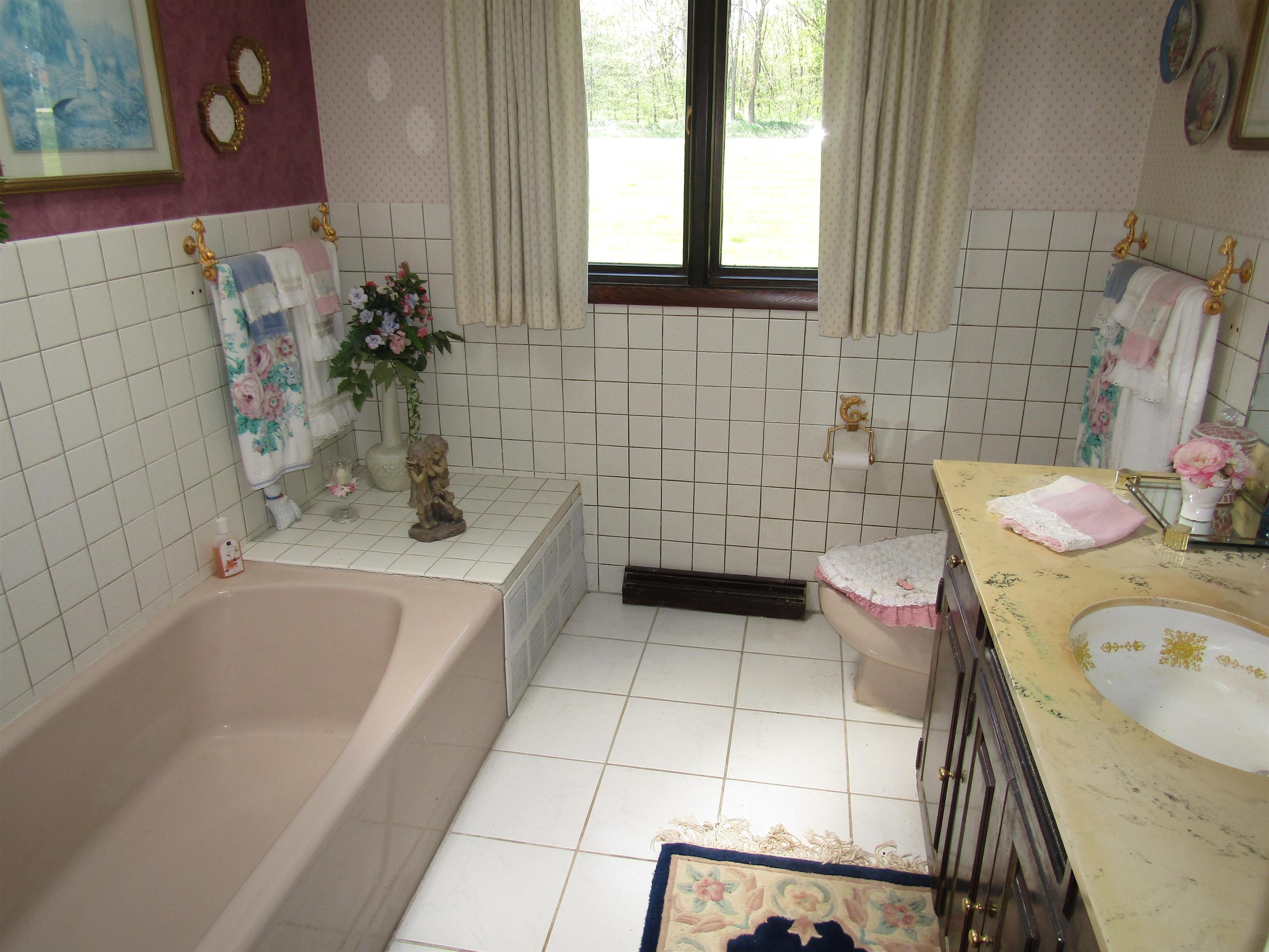 Beloit, Wisconsin, 53511, United States, 6 Bedrooms Bedrooms, ,5 BathroomsBathrooms,Residential,For Sale,1923330