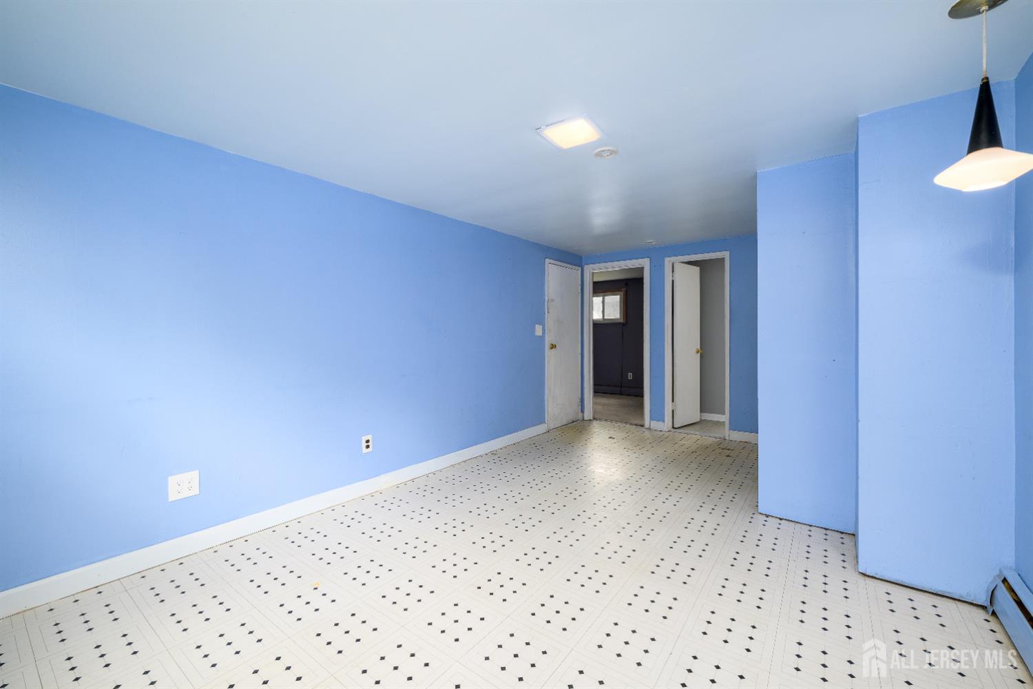 Colonia, New Jersey, 07067, United States, 4 Bedrooms Bedrooms, ,2 BathroomsBathrooms,Residential,For Sale,1961798