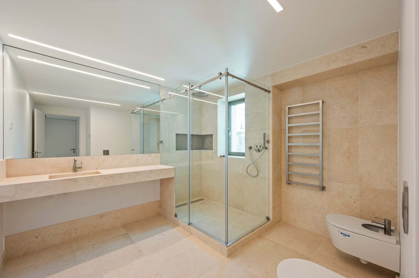 Lisboa, Lisbon, 1700-093, PT, 3 Bedrooms Bedrooms, ,3 BathroomsBathrooms,Residential,For Sale,1829446