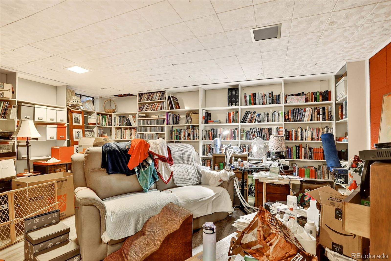 Littleton, Colorado, 80120, United States, 4 Bedrooms Bedrooms, ,1 BathroomBathrooms,Residential,For Sale,1988152