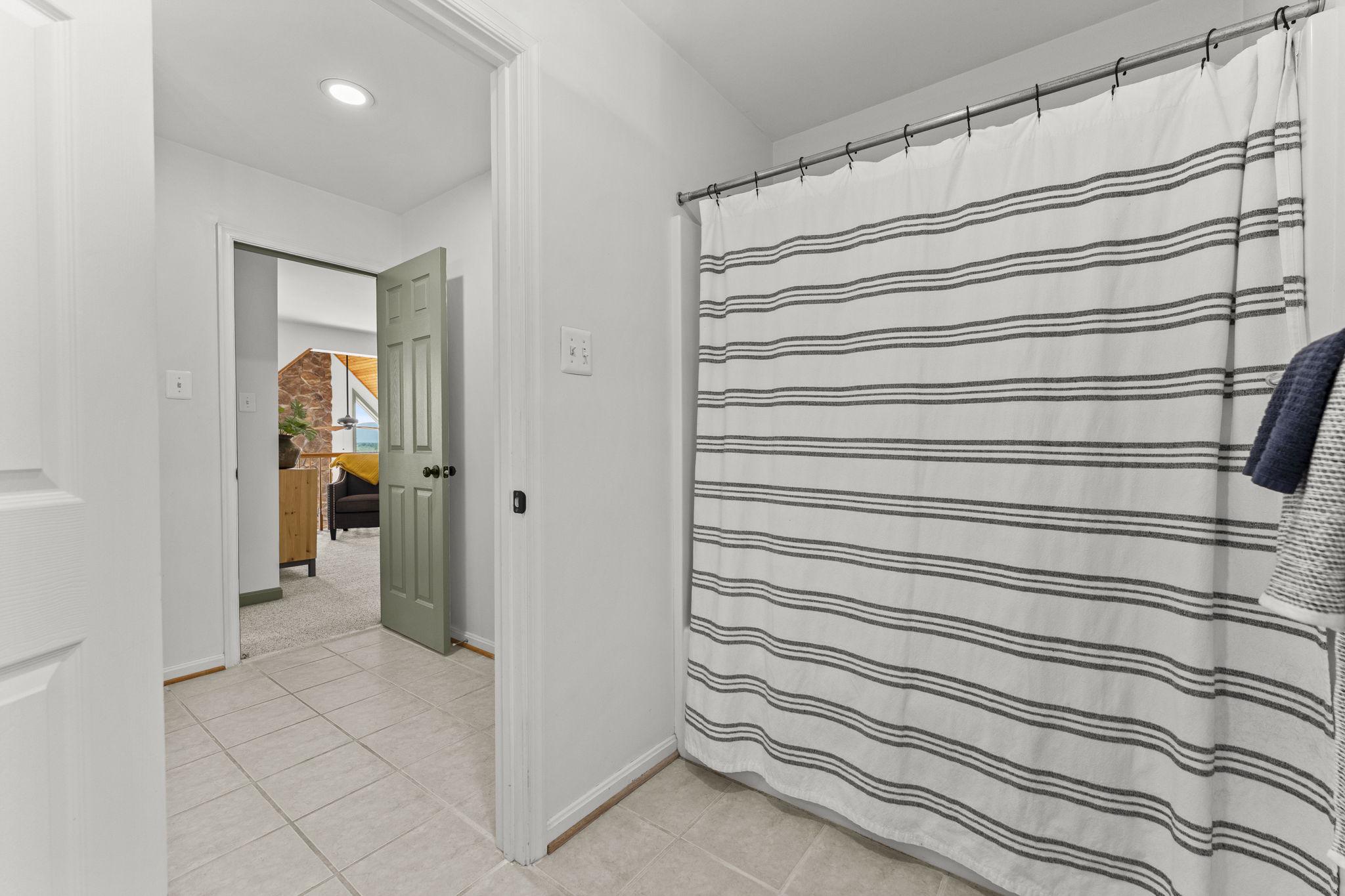  384 Lindamood Lane, Strasburg, VA, 22641 - 物件實景