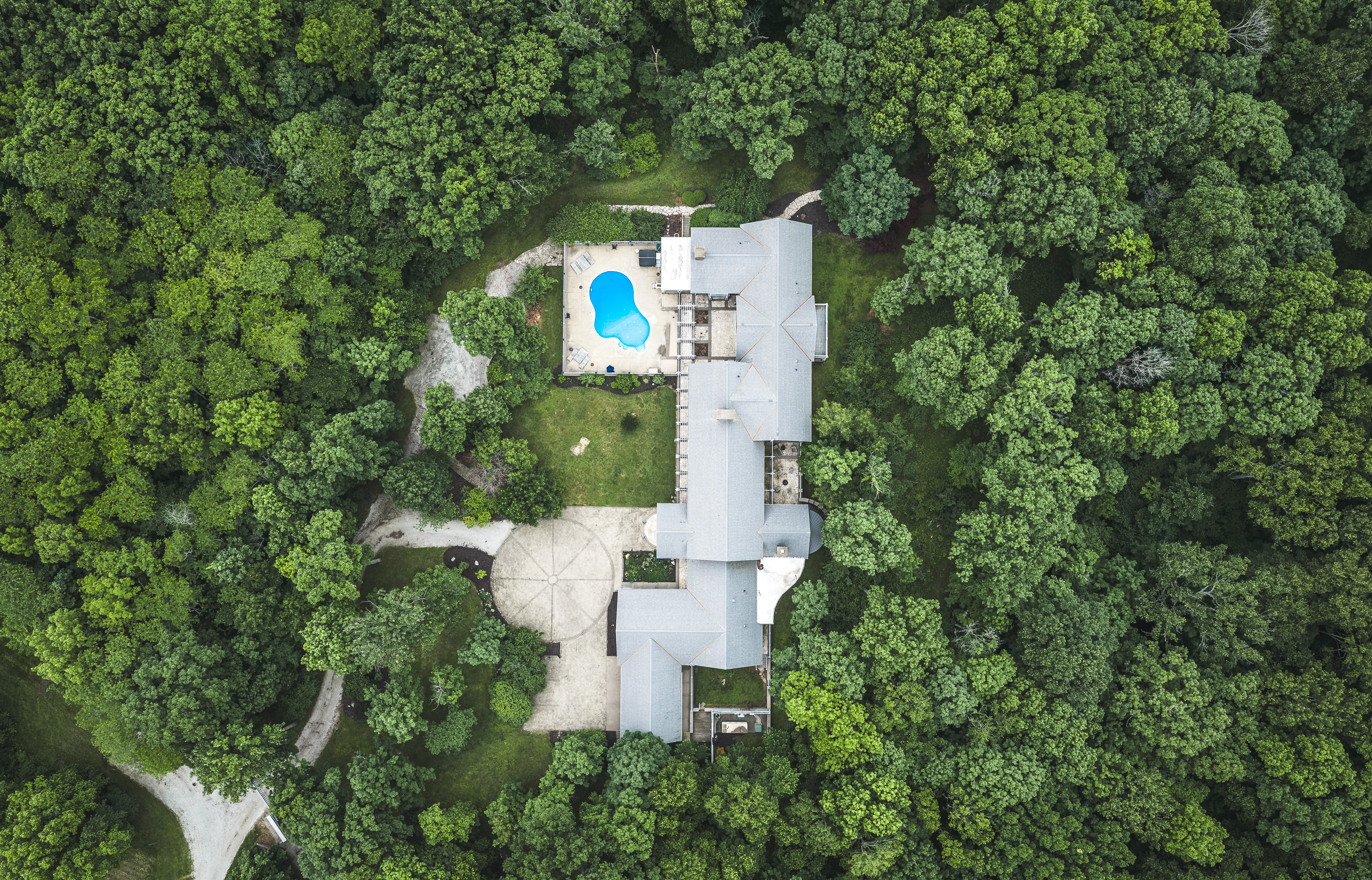  Stunning Prairie-Inspired Estate on 16 Acres of Scenic Woodlands - 物件實景
