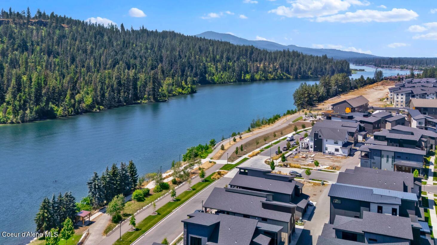 Coeur D'alene, Idaho, 83814, United States, 4 Bedrooms Bedrooms, ,4 BathroomsBathrooms,Residential,For Sale,1927385