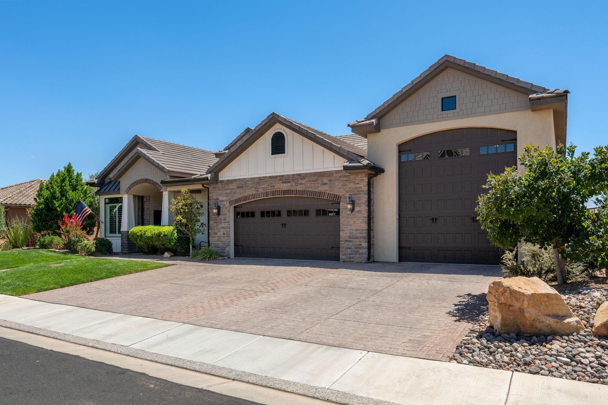 Hurricane, Utah, 84737, United States, 6 Bedrooms Bedrooms, ,6 BathroomsBathrooms,Residential,For Sale,1977381