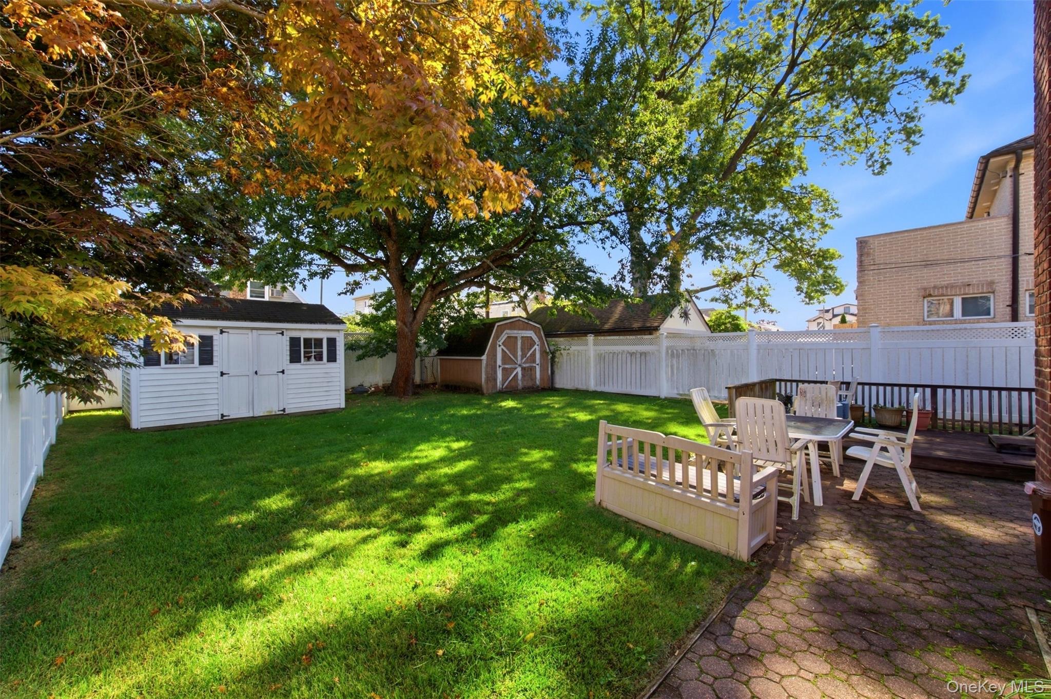  8029 259th Street, Glen Oaks, NY, 11004 - 物件實景