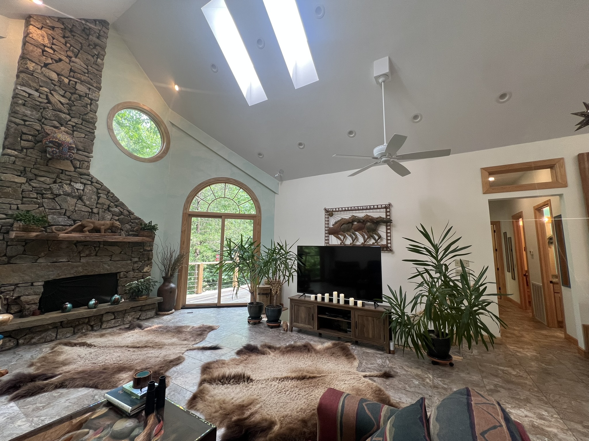 Mena, Arkansas, 71953, United States, 3 Bedrooms Bedrooms, ,3 BathroomsBathrooms,Residential,For Sale,1979119