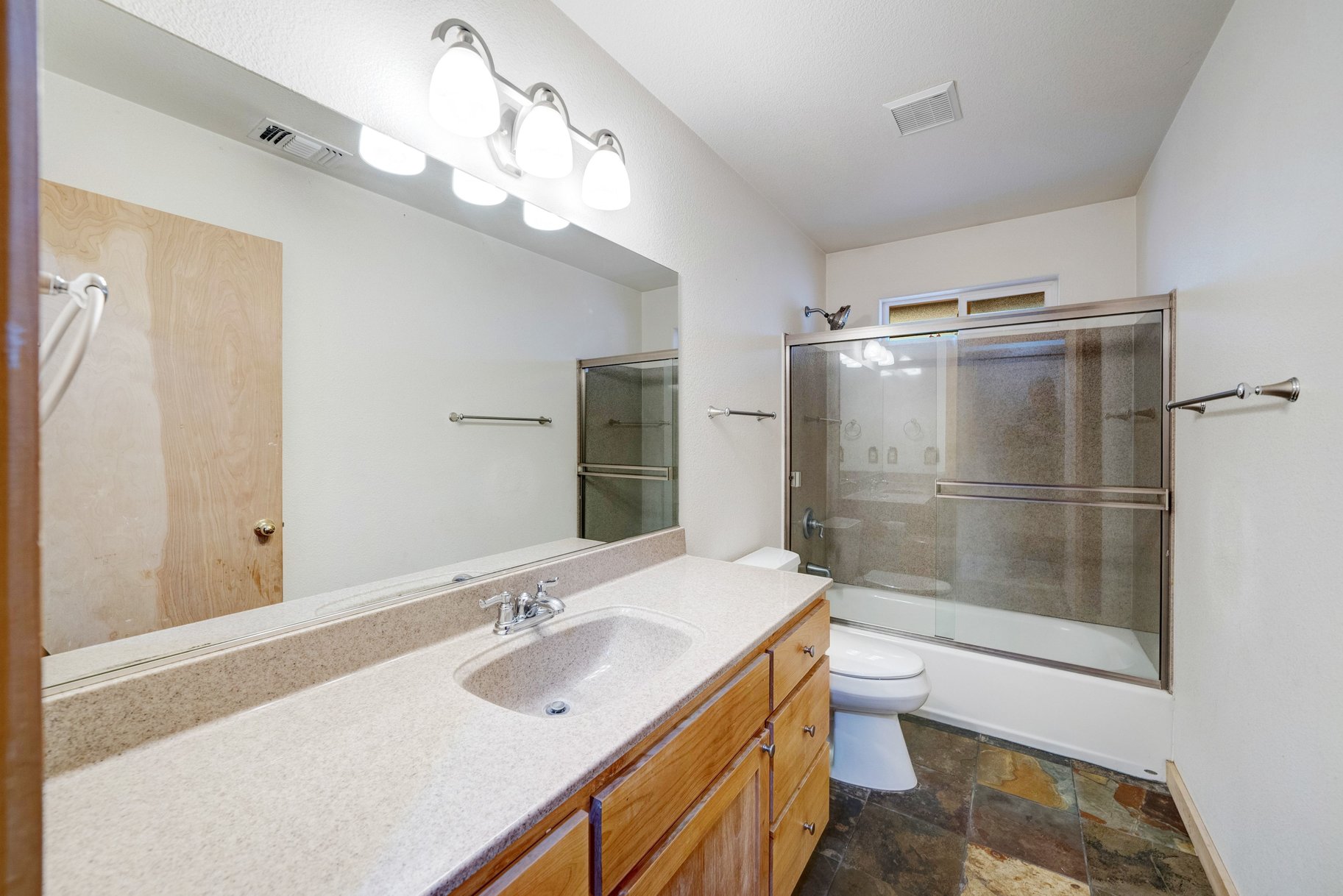  Affordable Home in the Heart of Portola, CA - 物件實景