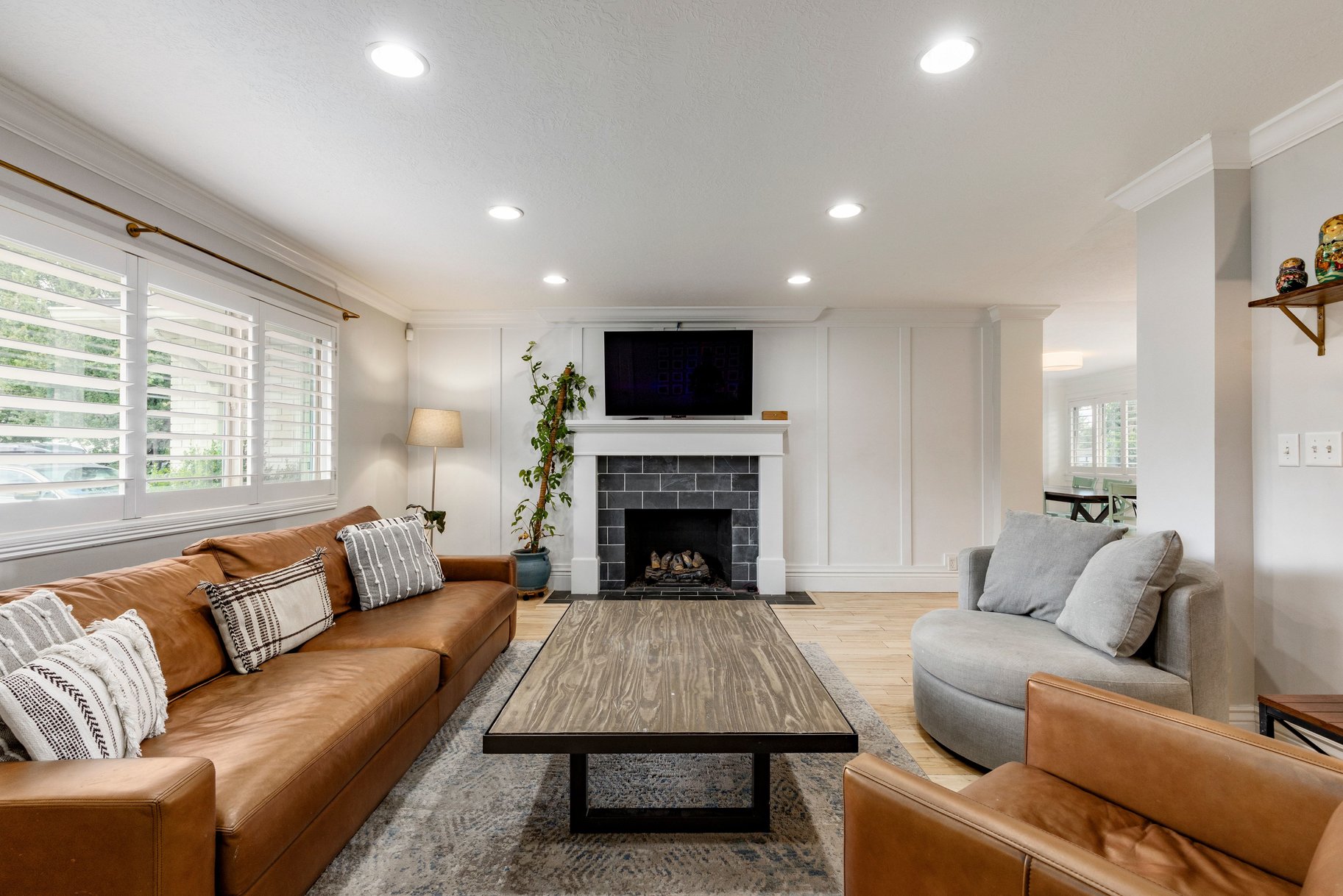  Modernized Millcreek Rambler with Open Living & Private Backyard - 物件實景