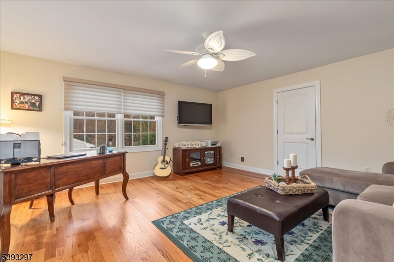 Edison Twp., New Jersey, 08820, United States, 5 Bedrooms Bedrooms, ,4 BathroomsBathrooms,Residential,For Sale,1989591