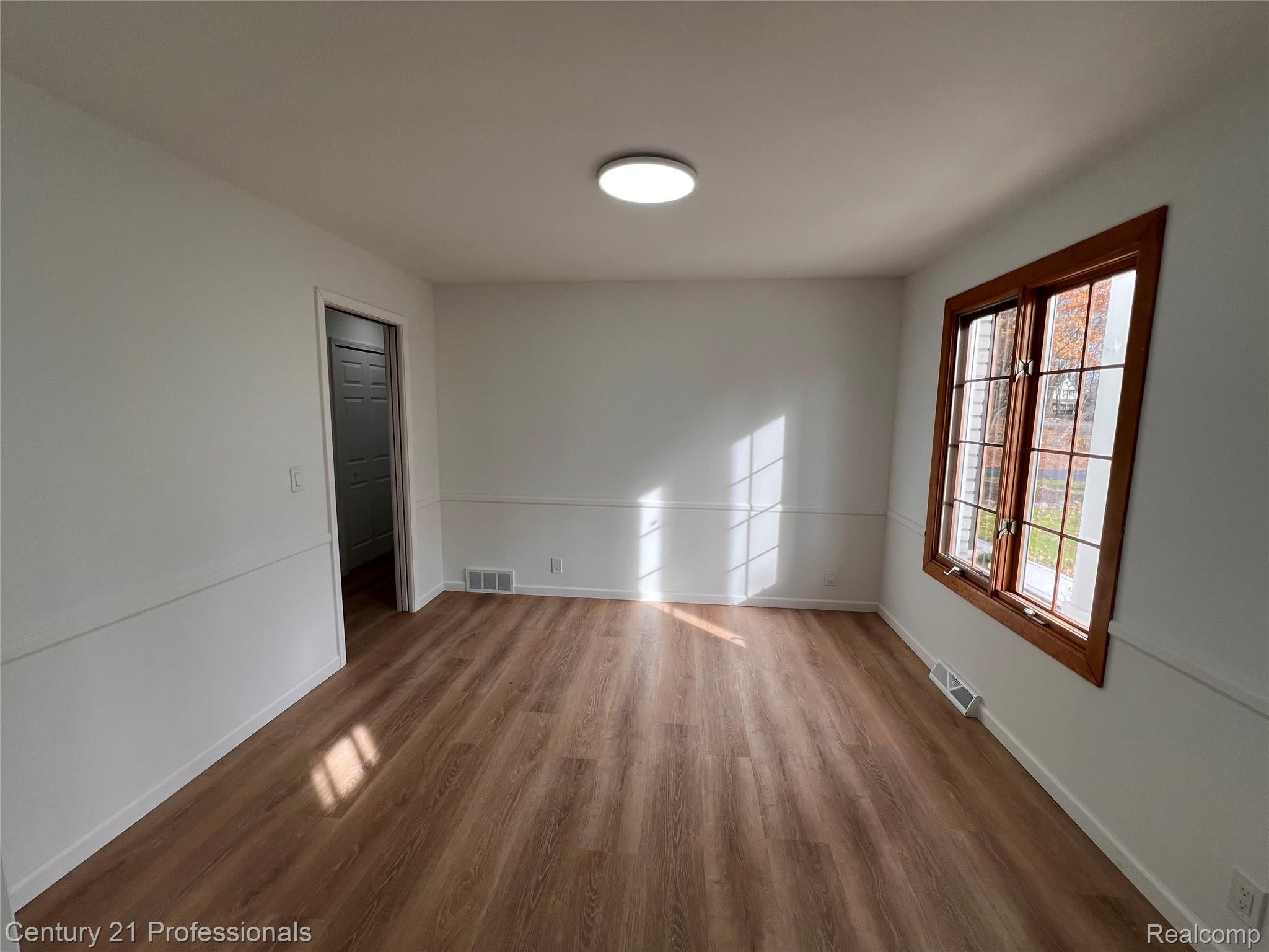 Plymouth, Michigan, 48170, United States, 5 Bedrooms Bedrooms, ,3 BathroomsBathrooms,Residential,For Sale,1982882