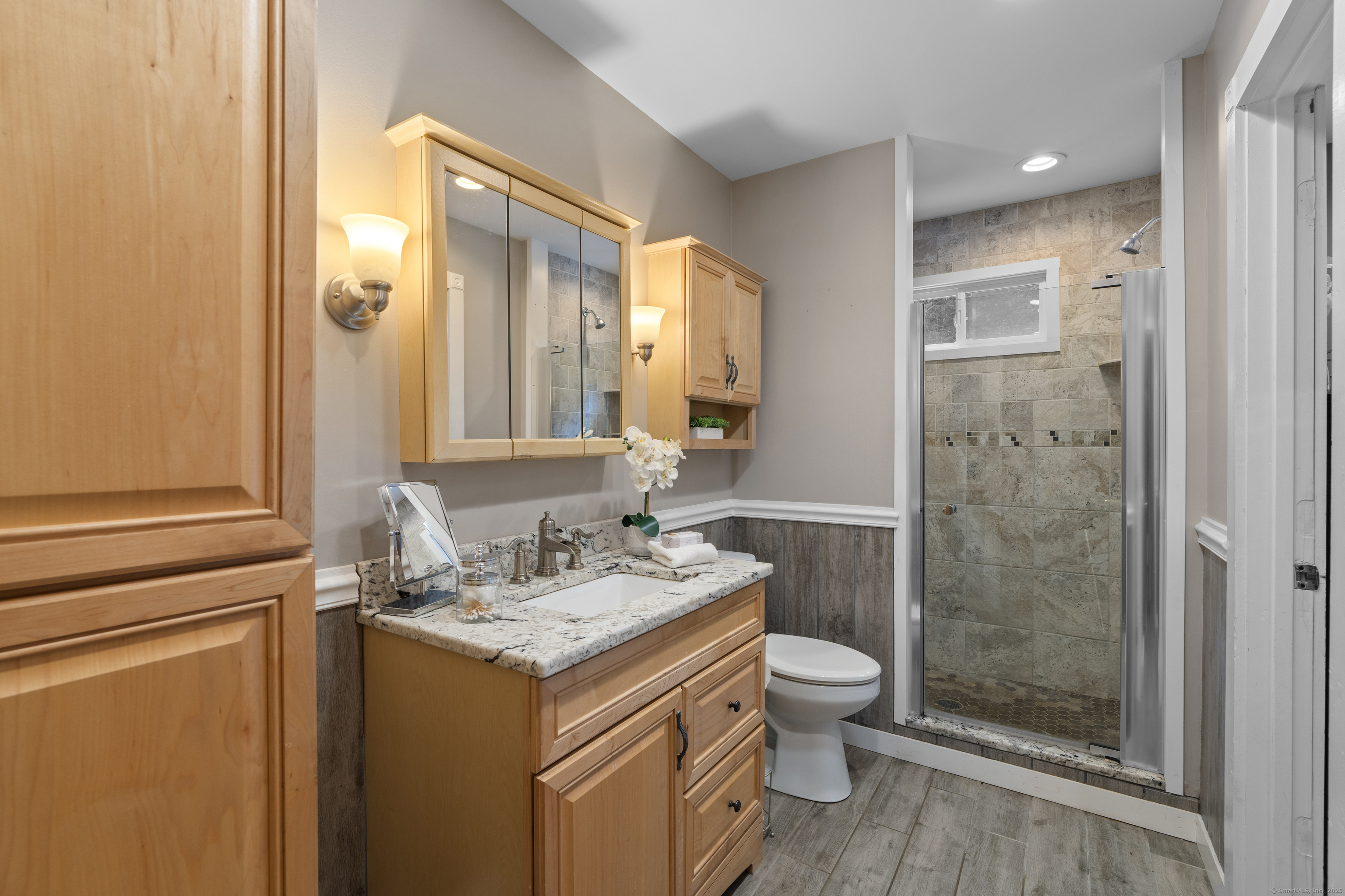 Newtown, Connecticut, 06482, United States, 3 Bedrooms Bedrooms, ,2 BathroomsBathrooms,Residential,For Sale,1962604