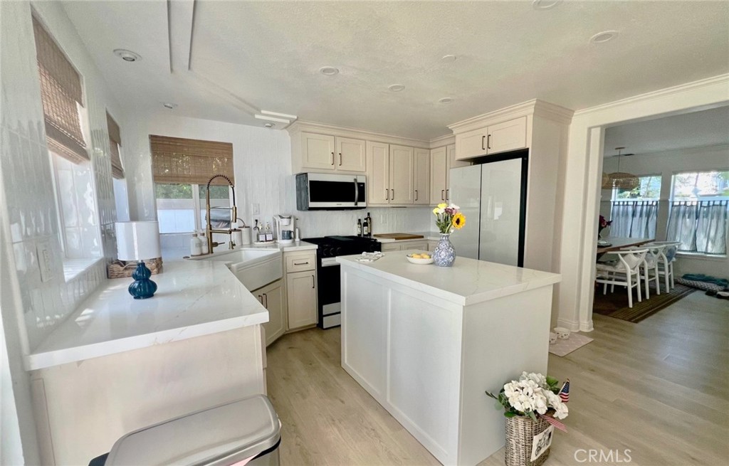 Newport Beach, California, 92660, United States, 3 Bedrooms Bedrooms, ,3 BathroomsBathrooms,Residential,For Sale,1892275