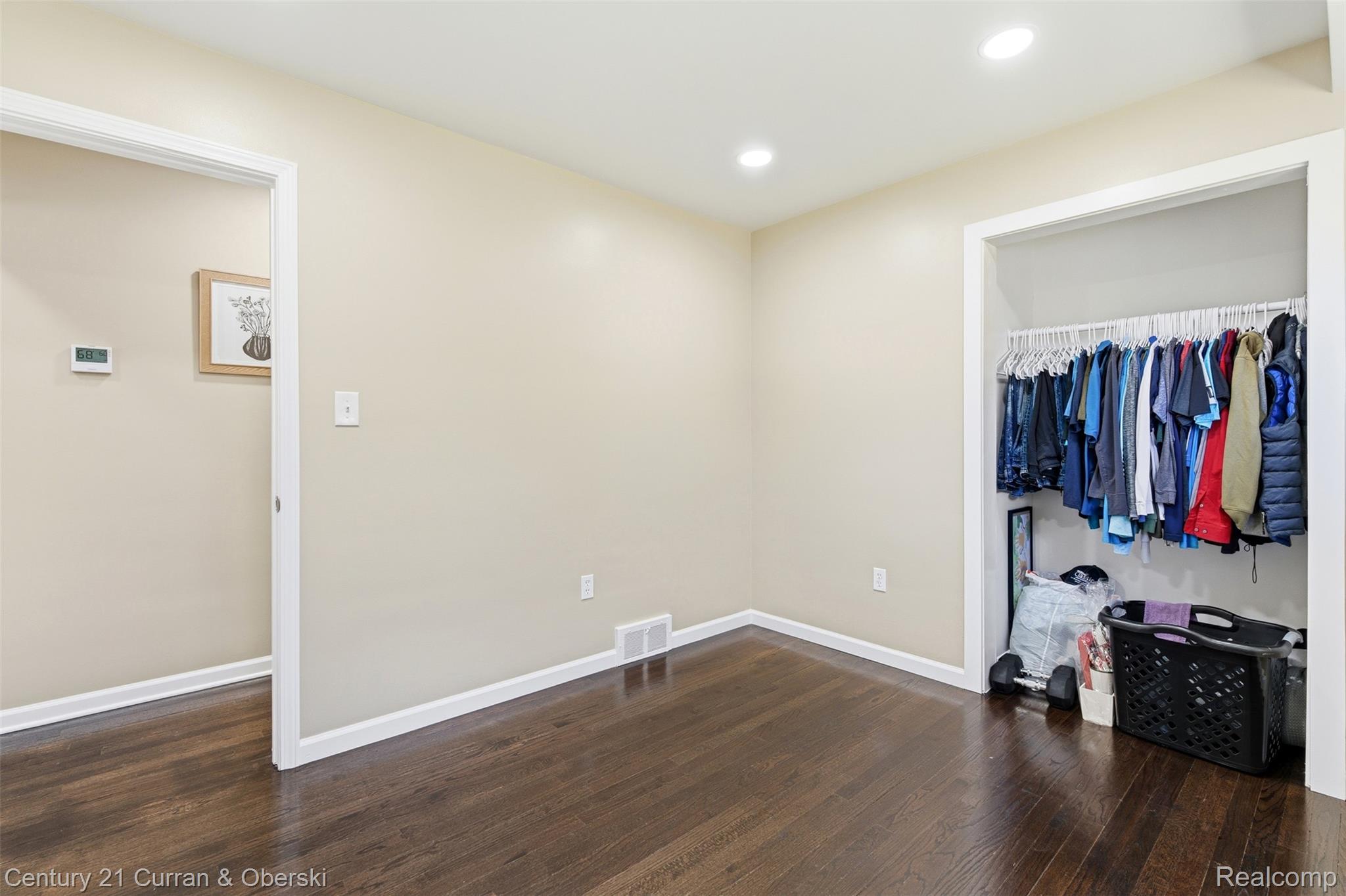 Brownstown Charter Township, Michigan, 48174, United States, 3 Bedrooms Bedrooms, ,2 BathroomsBathrooms,Residential,For Sale,1996649