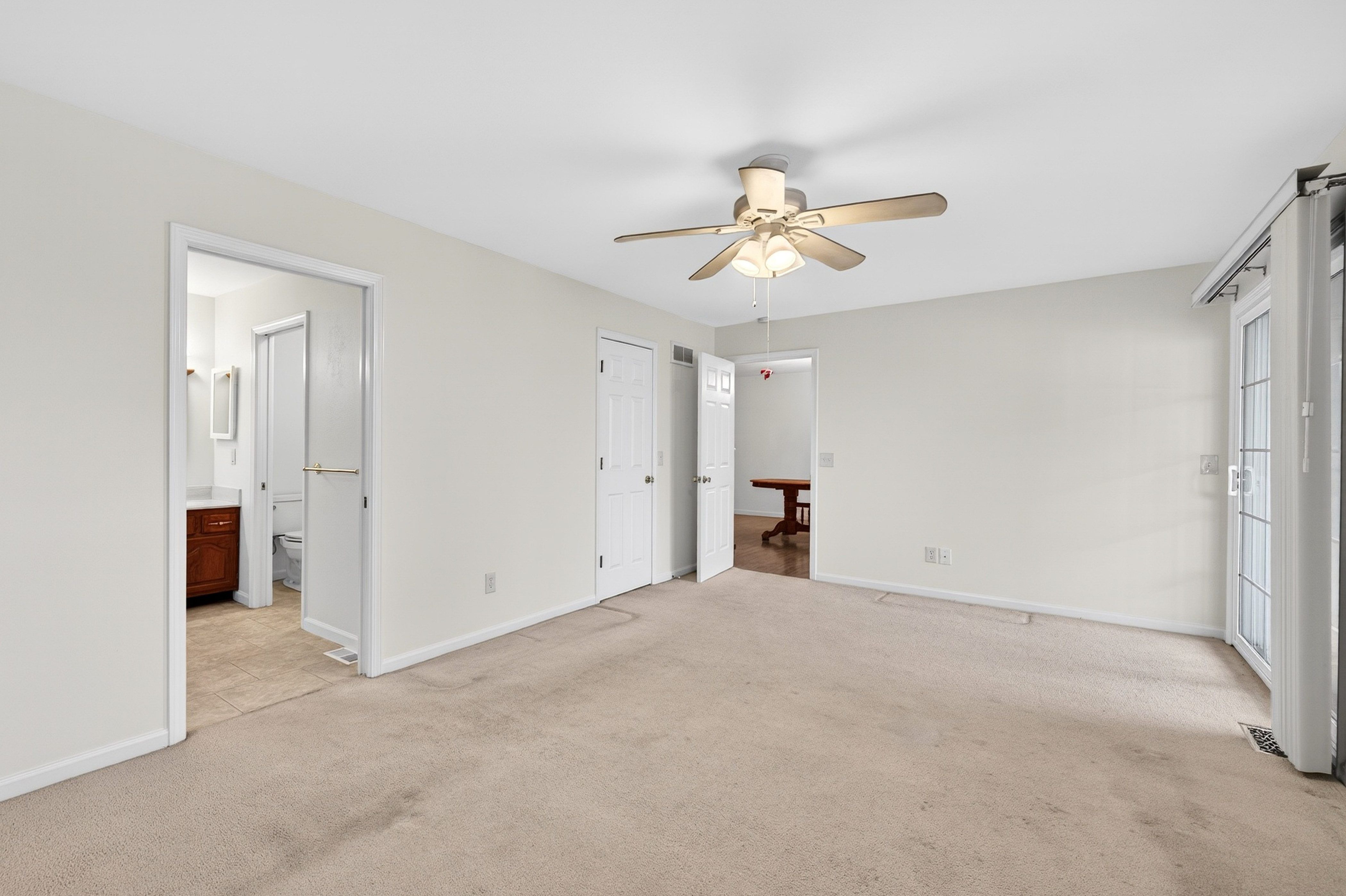 Move in and enjoy this lovely first floor unit - 物件實景