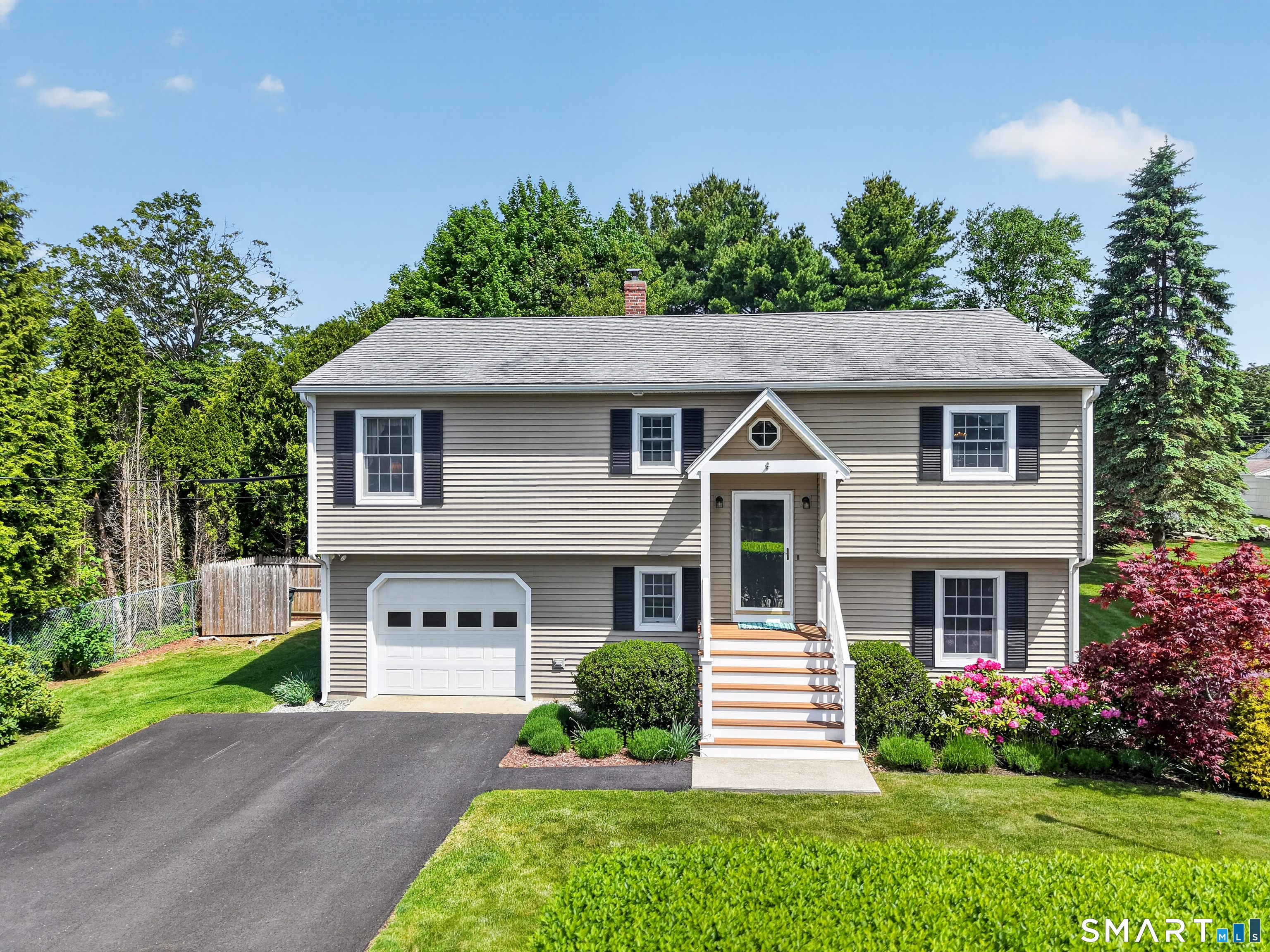 Mystic, Connecticut, 06355, United States, 4 Bedrooms Bedrooms, ,Residential,For Sale,2049370