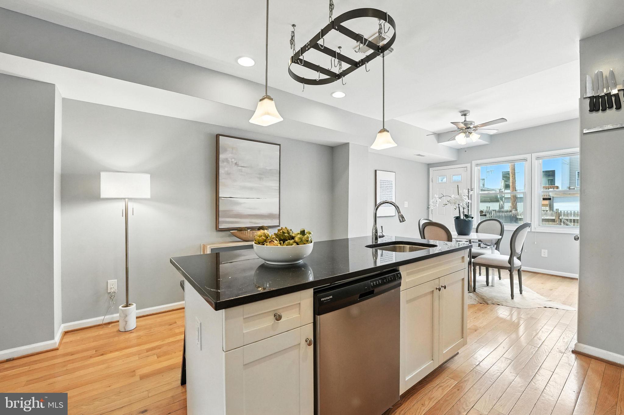 Washington, District of Columbia, 20002, United States, 4 Bedrooms Bedrooms, ,4 BathroomsBathrooms,Residential,For Sale,2000115