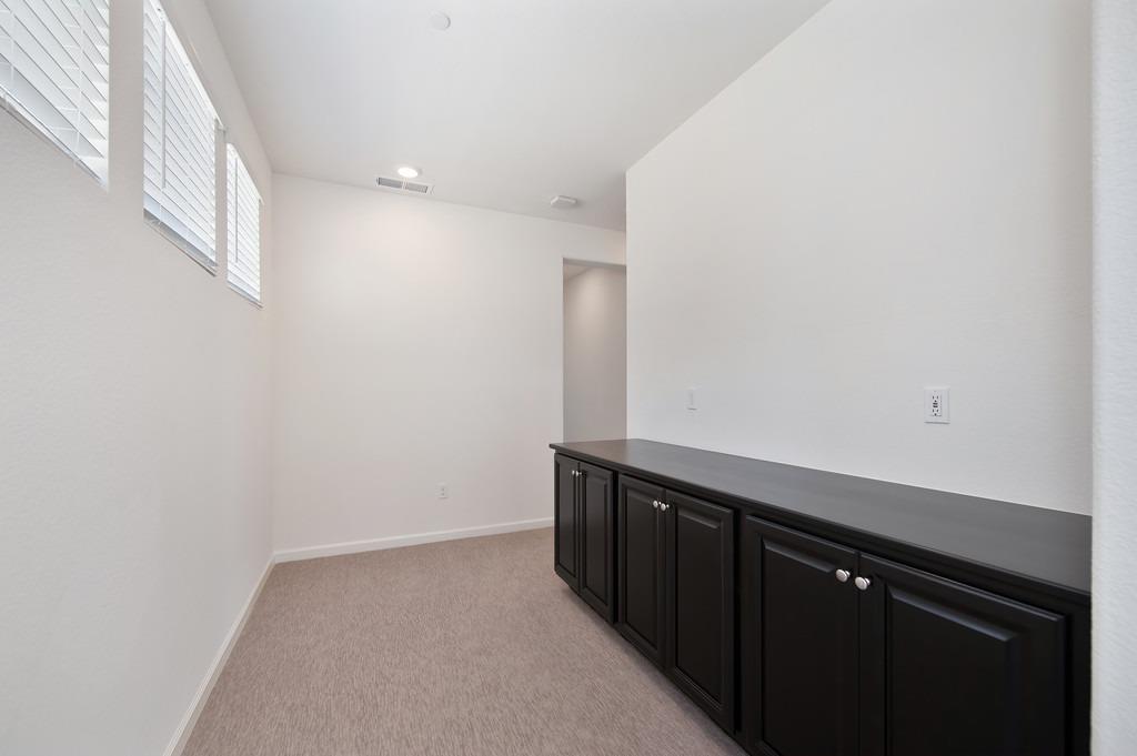 Roseville, California, 95747, United States, 3 Bedrooms Bedrooms, ,3 BathroomsBathrooms,Residential,For Sale,1795538