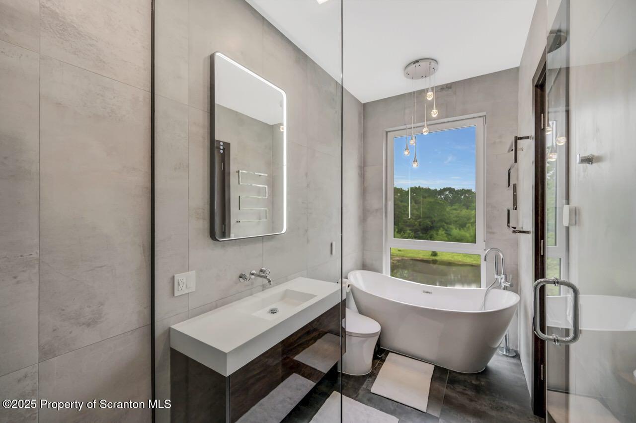 Bear Creek, Pennsylvania, 18602, United States, 4 Bedrooms Bedrooms, ,3 BathroomsBathrooms,Residential,For Sale,2002172