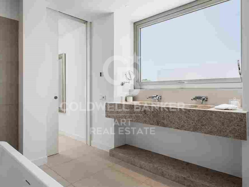 Estepona, Andalusia, ES, 5 Bedrooms Bedrooms, ,5 BathroomsBathrooms,Residential,For Sale,1796755
