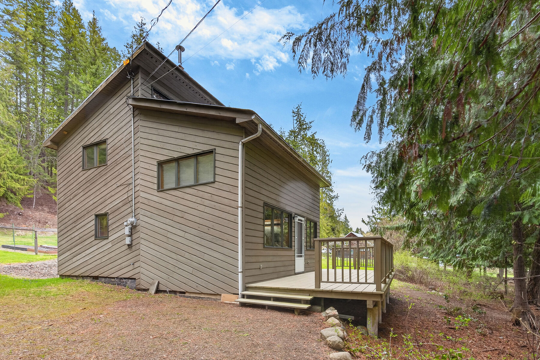  Rare Waterfront Gem - 物件實景