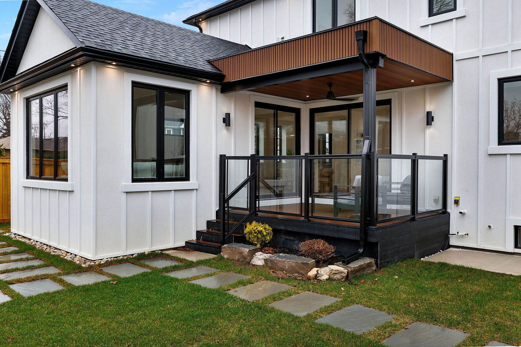  Custom Built Home - 物件實景