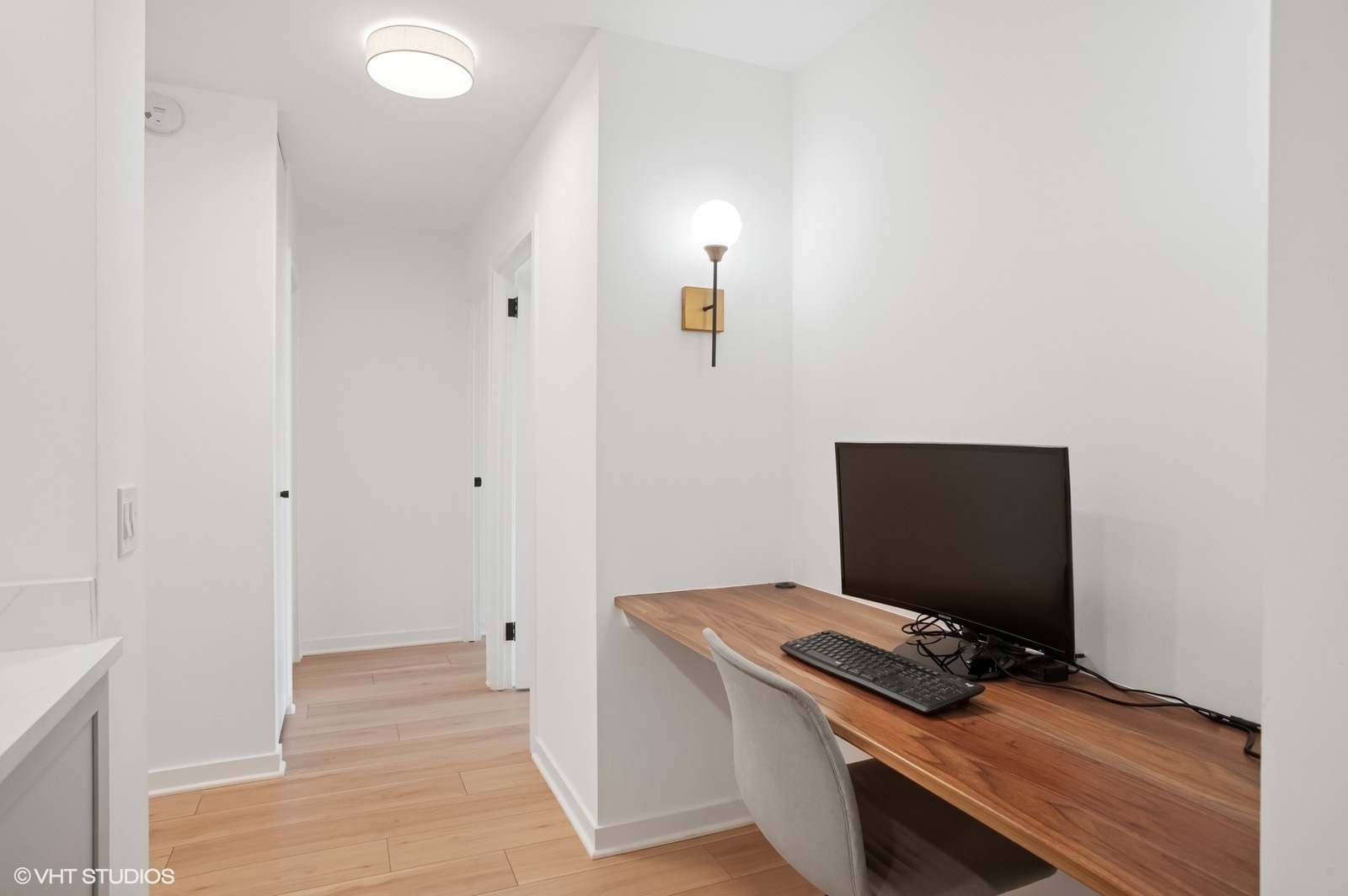 Chicago, Illinois, 60610, United States, 2 Bedrooms Bedrooms, ,2 BathroomsBathrooms,Residential,For Sale,1927209