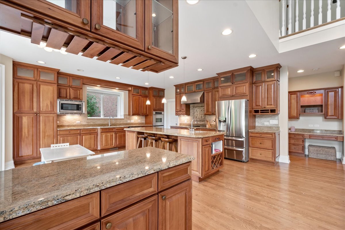 Vernon Hills, Illinois, 60061, United States, 4 Bedrooms Bedrooms, ,4 BathroomsBathrooms,Residential,For Sale,1940393
