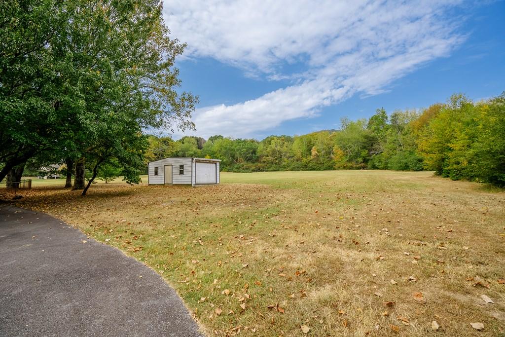 DALTON, Georgia, 30720, United States, 5 Bedrooms Bedrooms, ,3 BathroomsBathrooms,Residential,For Sale,1939085