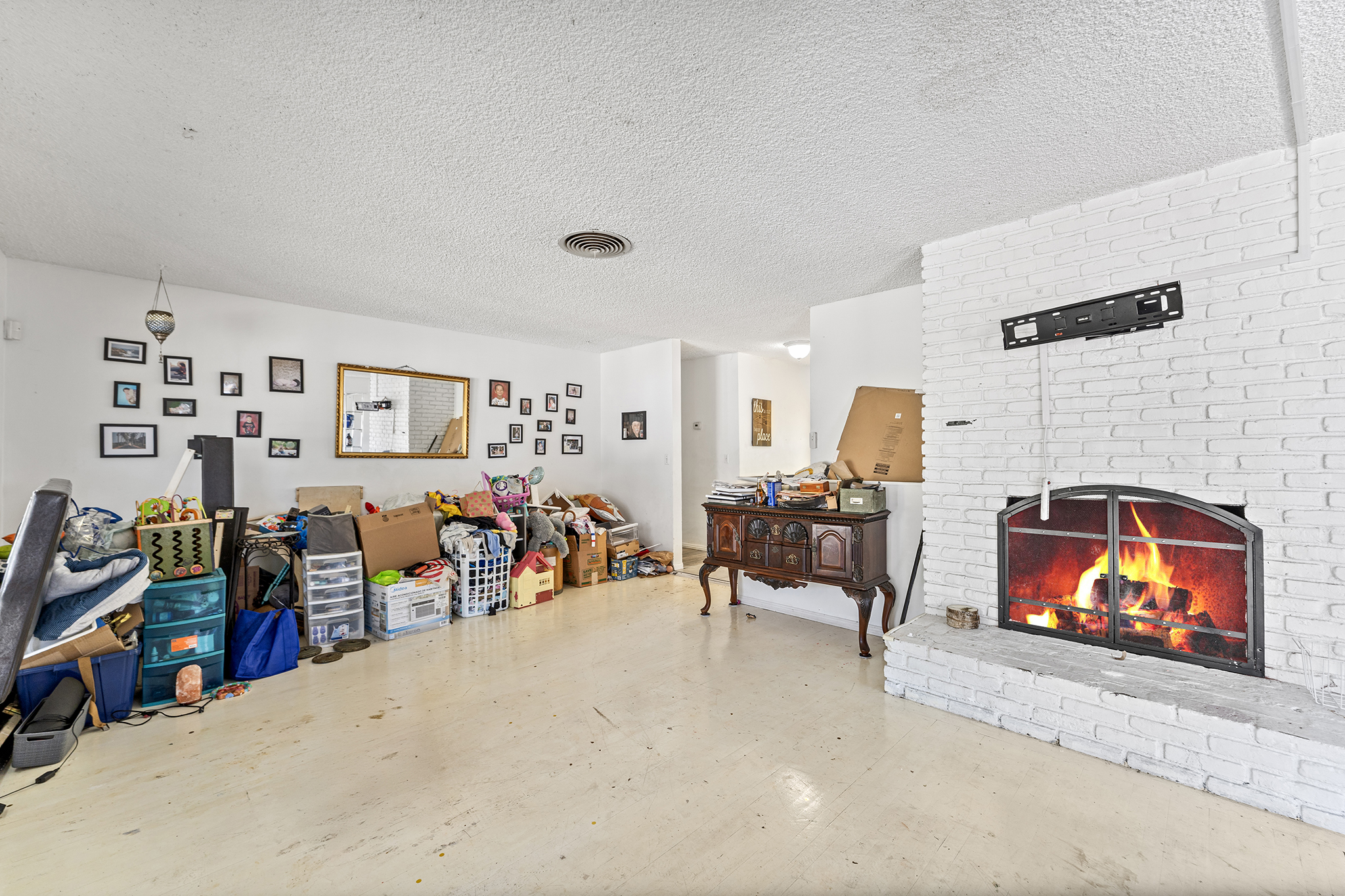 San Bernardino, California, 92404, United States, 4 Bedrooms Bedrooms, ,2 BathroomsBathrooms,Residential,For Sale,1934964
