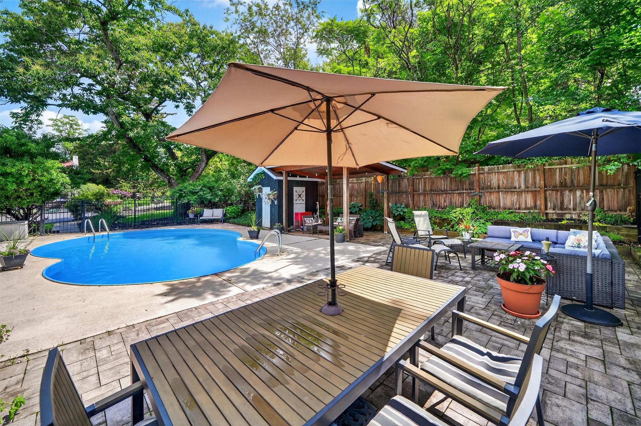 Airmont, New York, 10901, United States, 5 Bedrooms Bedrooms, ,3 BathroomsBathrooms,Residential,For Sale,1868827