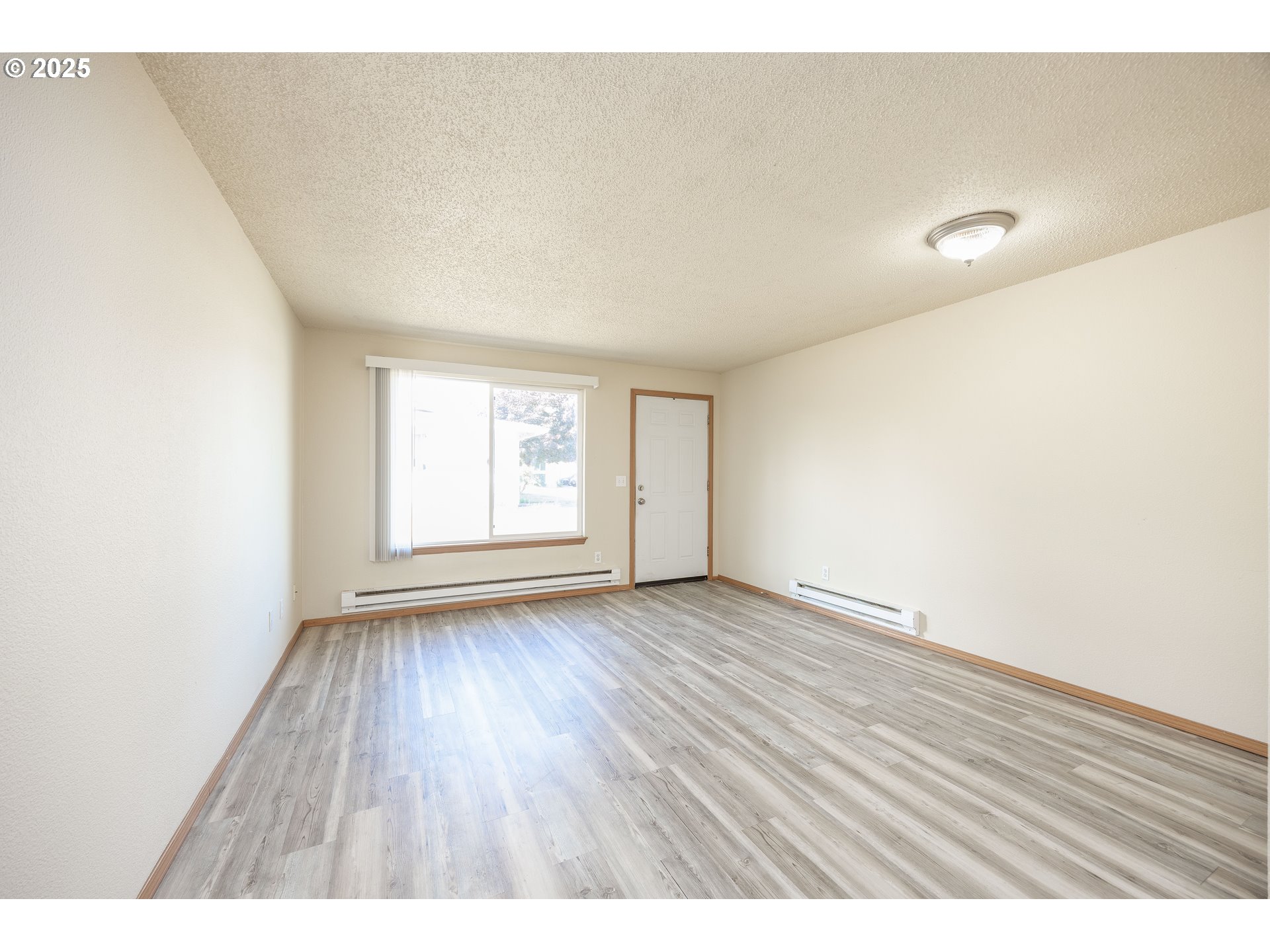 Centralia, Washington, 98531, United States, ,Residential,For Sale,1993494